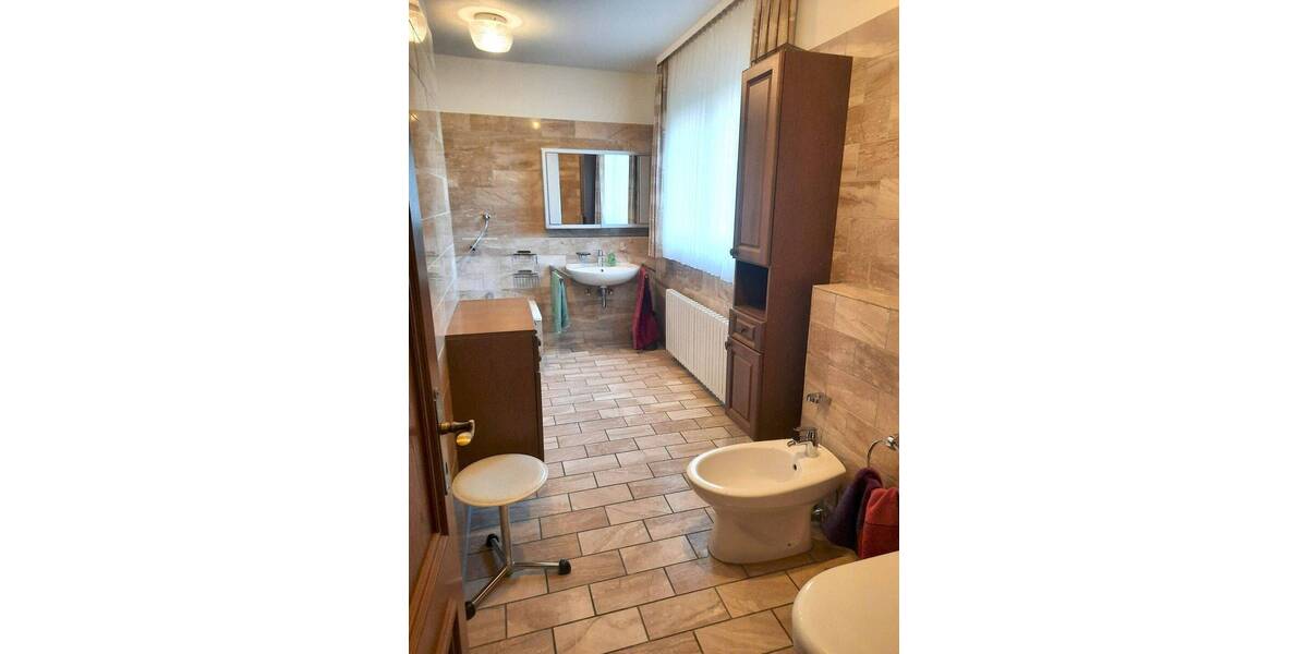 Einfamilienhaus Kriftel - 8 Zimmer, 251 m&sup2;, 1.080.000&euro; | Angebot:25968360