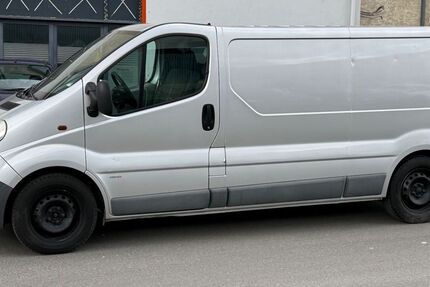 Opel Vivaro 200.000 km 8.999 &euro; Frankfurt am Main 60314