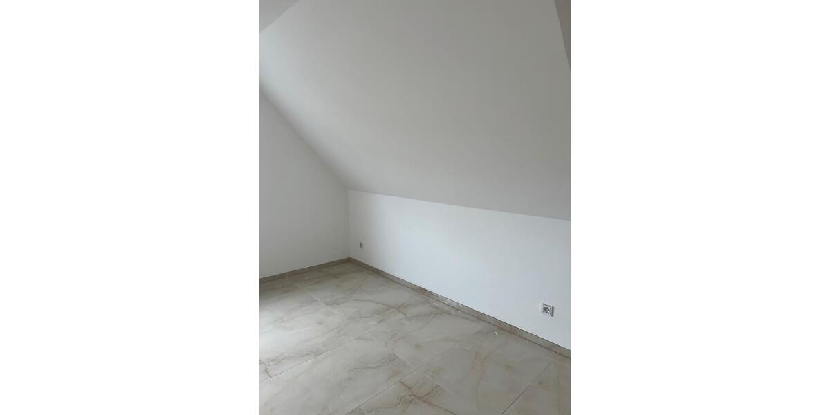 Dachgeschoßwohnung Bensheim - 3 Zimmer, 70 m&sup2;, 1.250&euro; | Angebot:26126720