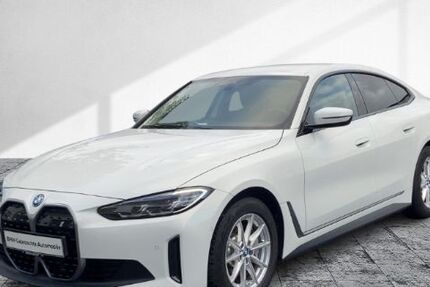 BMW i4 22.050 km 35.477 € Frankfurt 60314