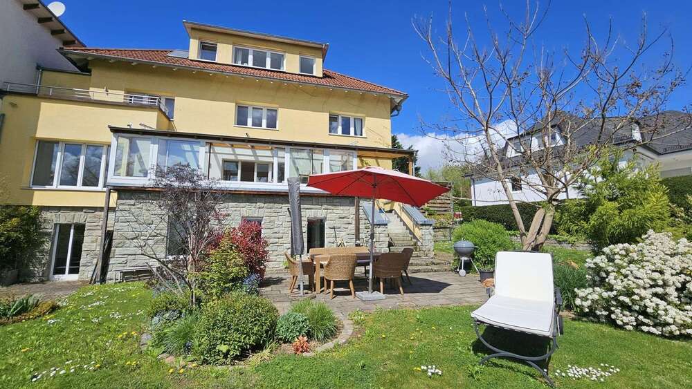 Einfamilienhaus Hofheim - 9 Zimmer, 320 m&sup2;, 4.250&euro; | Angebot:26630744
