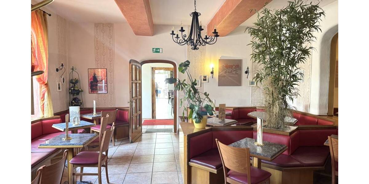 Historisches Gebäude - geschichtsträchtiger Ort: Wohn-Geschäftshaus im Schatten der Königshalle! 1 zimmer