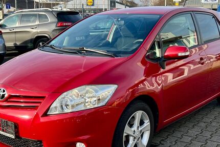 Toyota Auris 108.900 km 7.300 &euro; Kelsterbach 65451