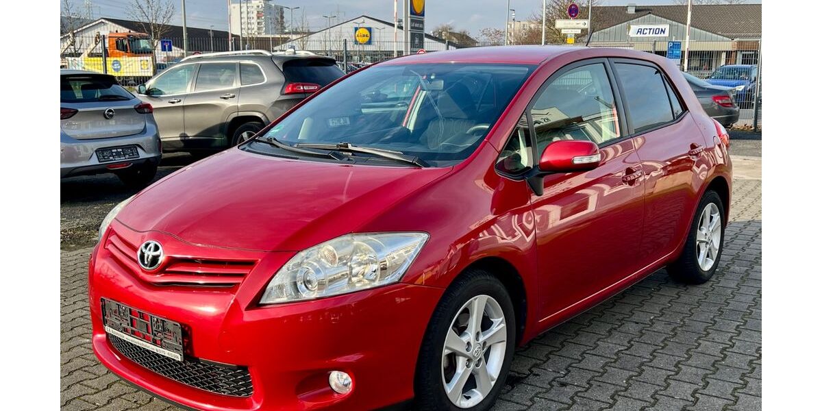 Toyota Auris 108.900 km 7.300 &euro; Kelsterbach 65451