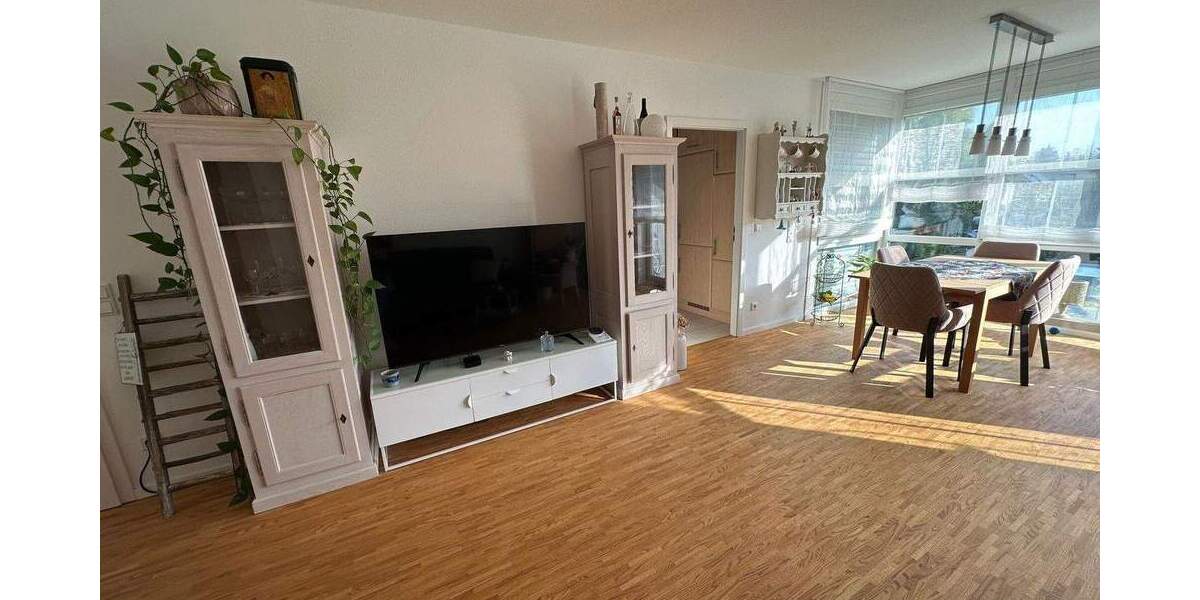 Attraktive 4 ZKB Wohnung mit Gäste WC und Tiefgarage - provisionsfrei 4 zimmer