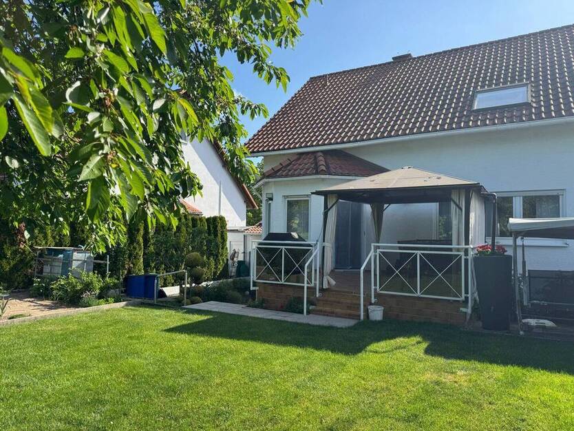 Doppelhaushälfte mit EinliegerWohnung, Garten u. Garage in Mommenheim