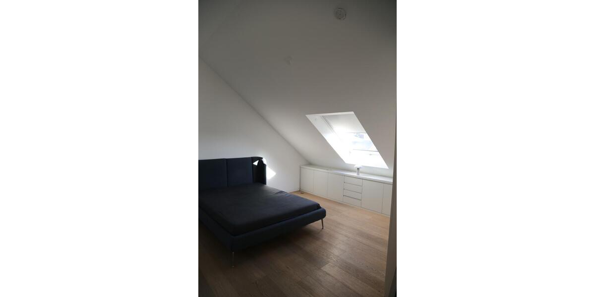 Dachgeschoßwohnung Frankfurt am Main Bornheim - 3.5 Zimmer, 125 m&sup2;, 3.450&euro; | Angebot:25307988