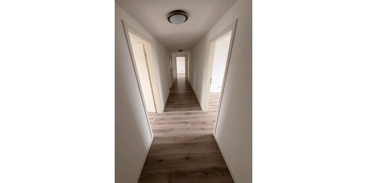 Dachgeschoßwohnung Offenbach am Main Buchrain - 3 Zimmer, 80 m&sup2;, 1.250&euro; | Angebot:26358476