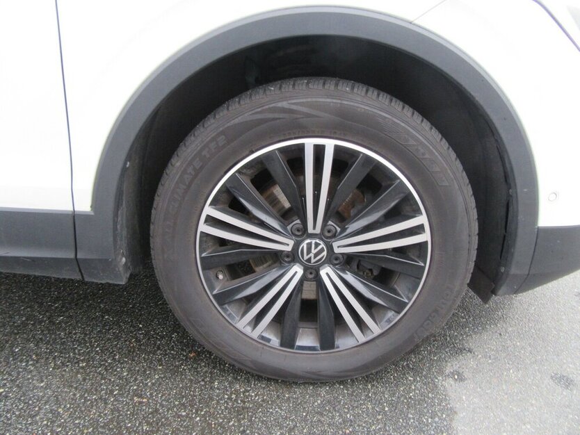 VW Tiguan Active 1.5, NAVI, LED 88.000 km 24.890 € Gernsheim 64579