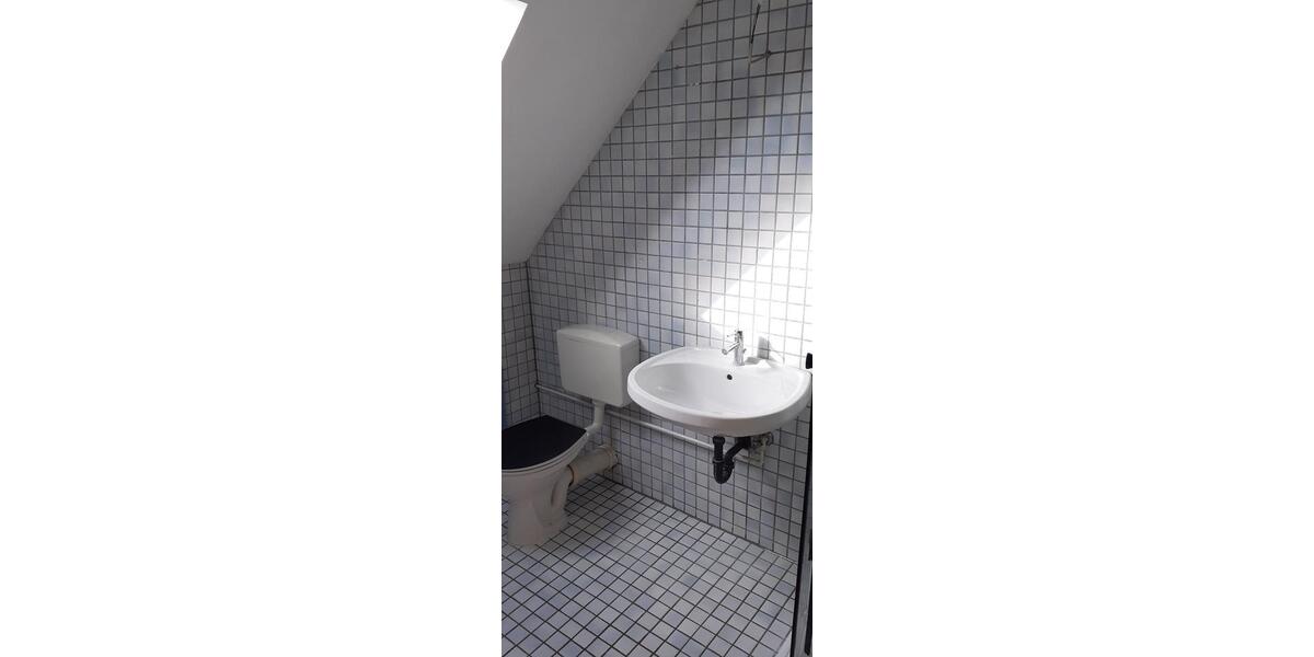 Dachgeschoßwohnung Mainz Ebersheim - 3 Zimmer, 70 m&sup2;, 850&euro; | Angebot:26006252