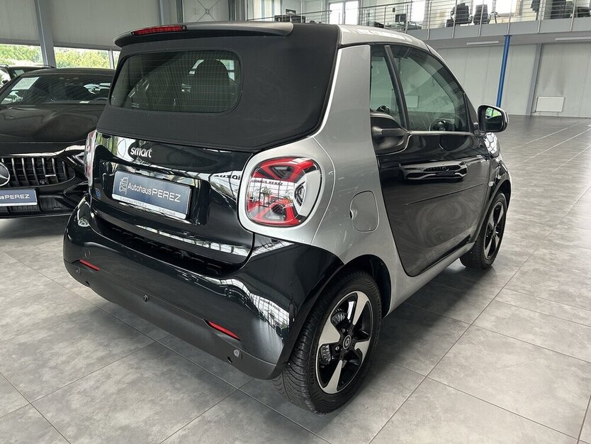 Smart ForTwo EQ CABRIO EXCLUSIVE-22KW-RÜCKFAHRKAMERA 13.660 km 18.199 € Groß-Umstadt 64823