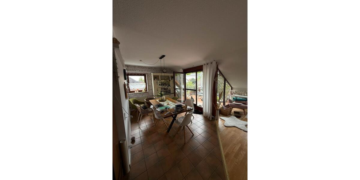 Dachgeschoßwohnung Stockstadt am Rhein - 3 Zimmer, 92 m&sup2;, 1.270&euro; | Angebot:26670903