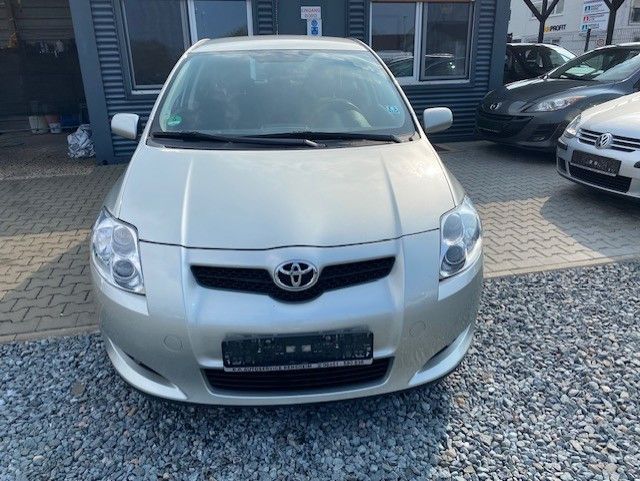 Toyota Auris 122.000 km 3.450 &euro; Bickenbach 64404