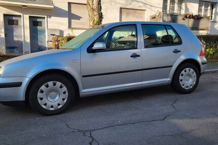 VW Golf 243.000 km 1.500 &euro; Frankfurt am Main 60385