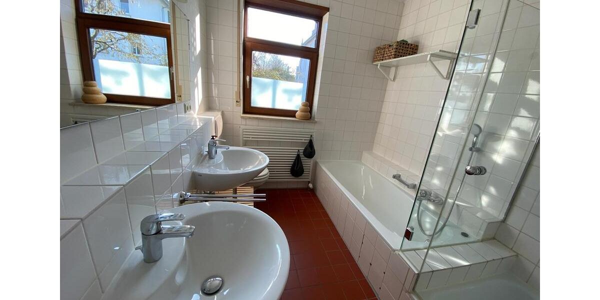 Etagenwohnung Darmstadt Bessungen - 4 Zimmer, 125 m&sup2;, 1.700&euro; | Angebot:26296796