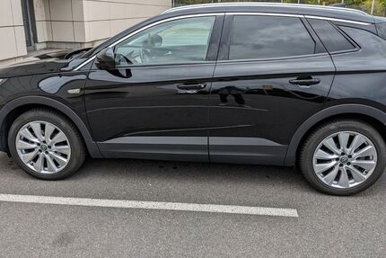 Opel Grandland (X) 105.000 km 15.900 &euro; Rüsselsheim 65428