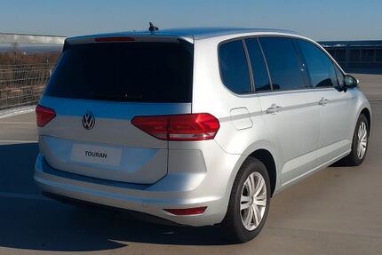 VW Touran 153.584 km 10.500 &euro; Rodgau 63110