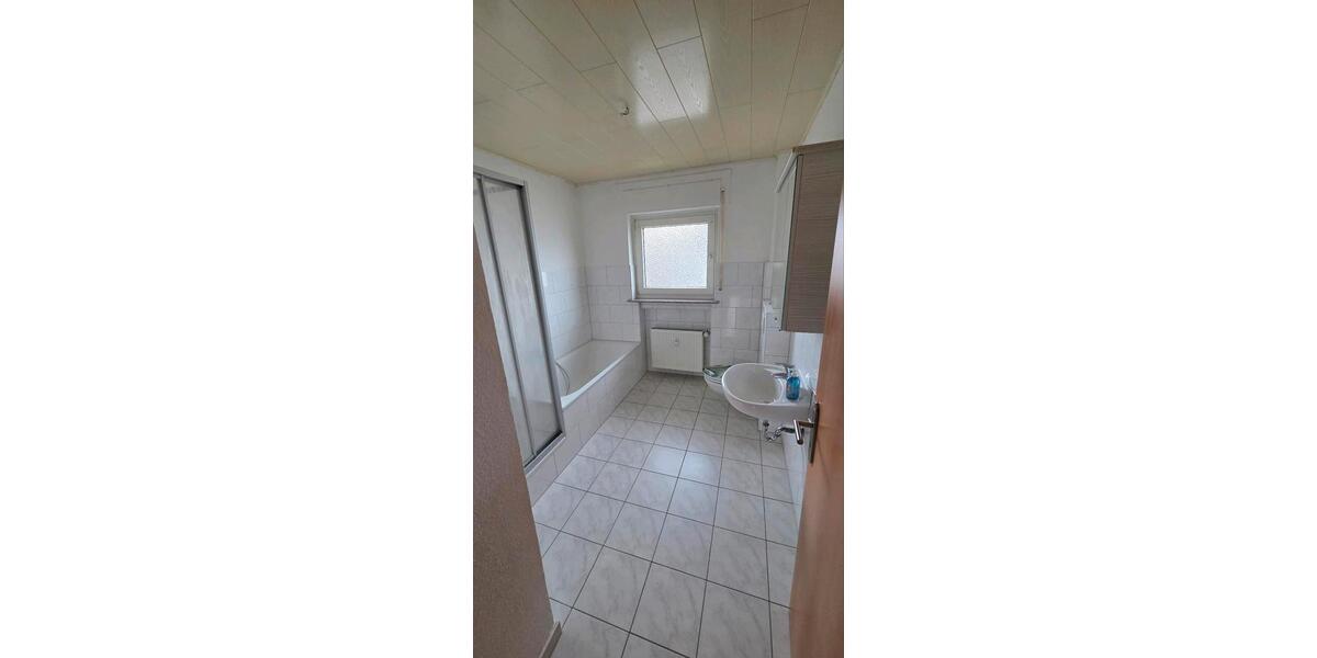 Etagenwohnung Rodgau - 4 Zimmer, 100 m&sup2;, 1.600&euro; | Angebot:25409896