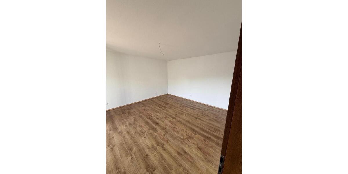 Etagenwohnung Riedstadt - 5.5 Zimmer, 130 m&sup2;, 1.390&euro; | Angebot:26410129