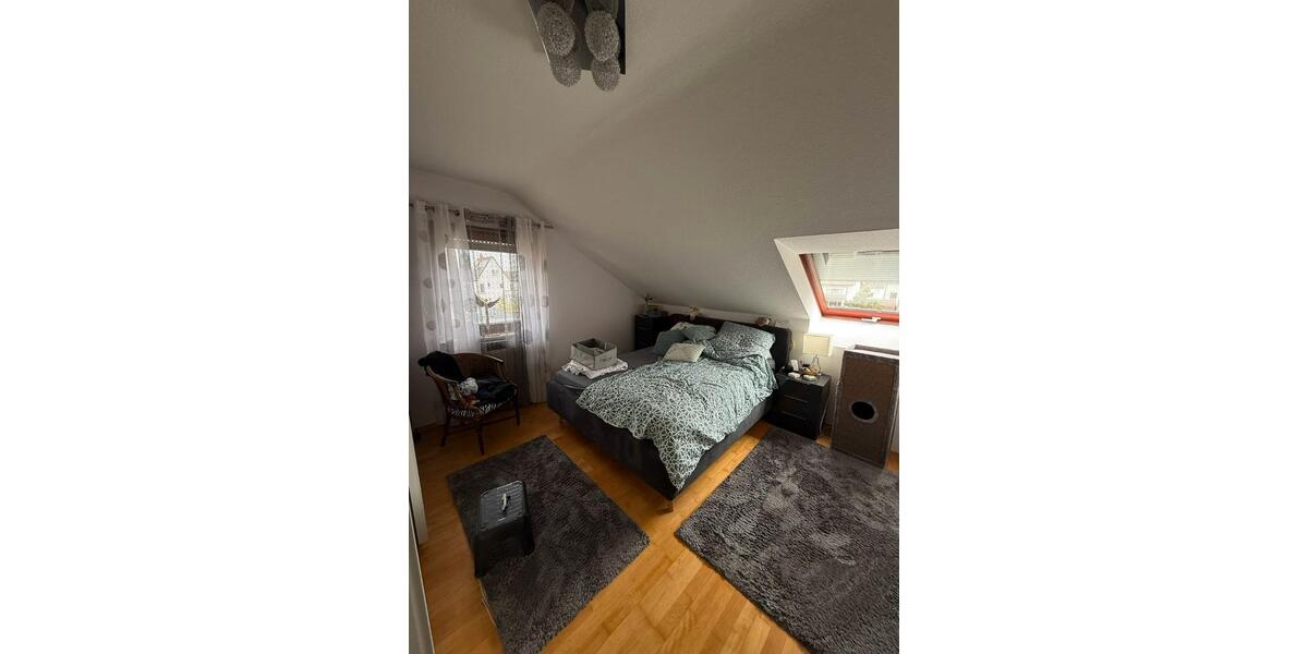 Dachgeschoßwohnung Stockstadt am Rhein - 3 Zimmer, 92 m&sup2;, 1.270&euro; | Angebot:26670903