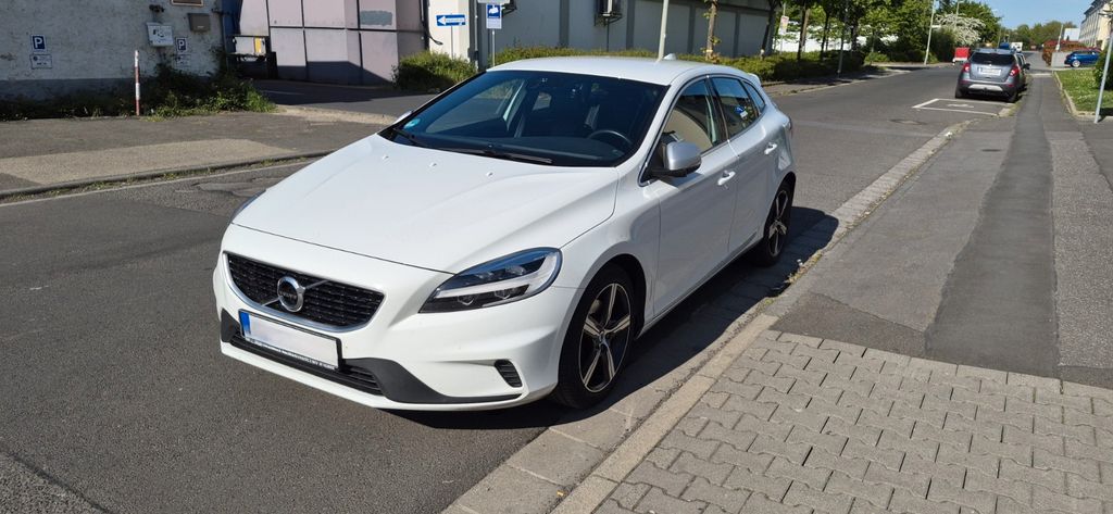 Volvo V40 104.000 km 15.200 &euro; Hochheim am Main 65239