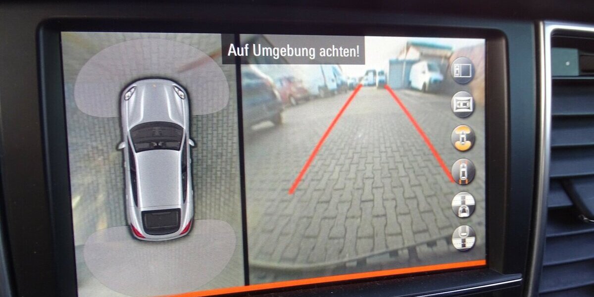 Porsche Panamera 4 GTS Bi-Xenon, Klappe, Luft, PDK, Chrono 184.608 km 26.890 &euro; Rodgau 63110