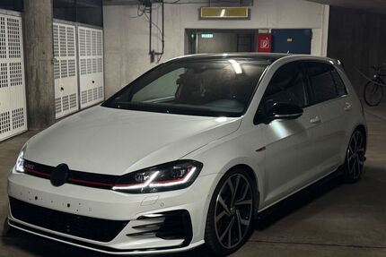 VW Golf 104.950 km 22.999 &euro; Frankfurt am Main 60389