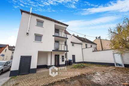 Haus zum Kaufen in Hochheim am Main 949.000 € 212.73 m² 10 zimmer