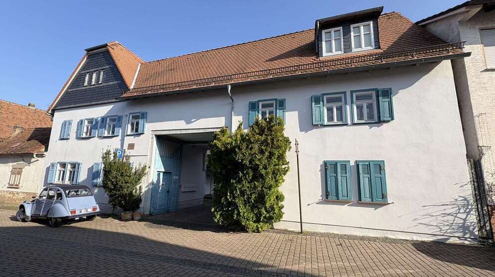 Haus zum Kaufen in Hofheim am Taunus 1.449.000 € 420 m²
