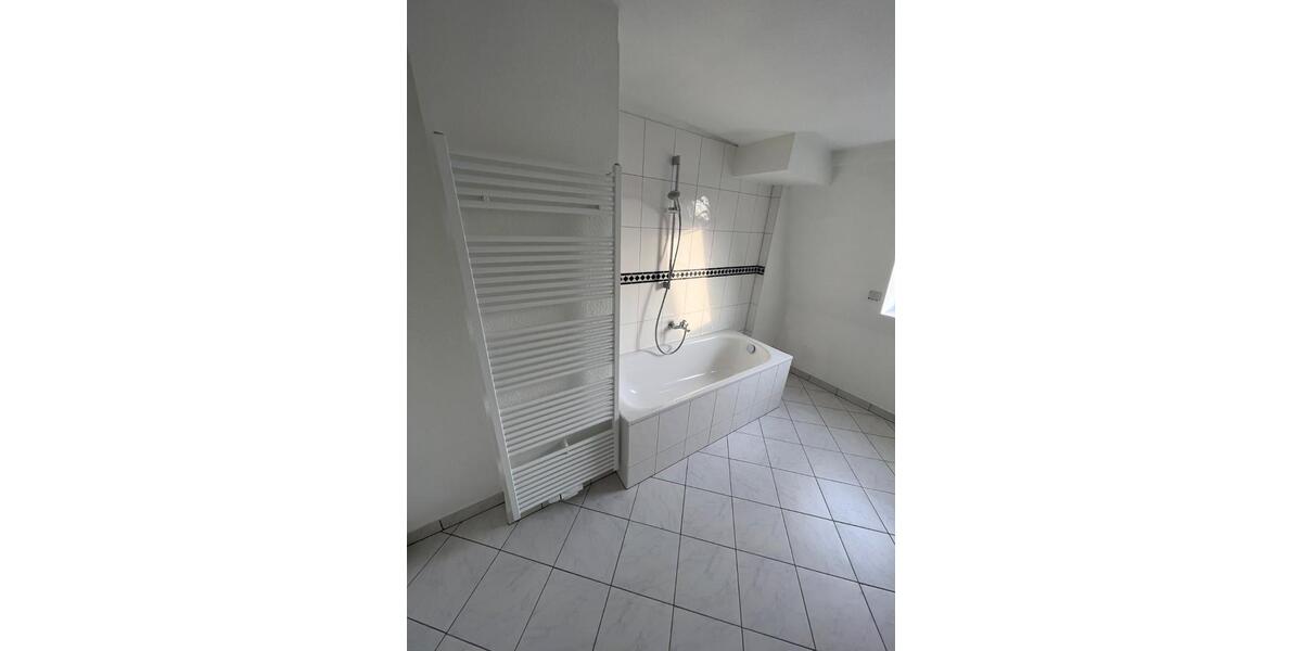 *Offenbach* 4-Zimmer-Albau-Wohnung mit Terrasse 4 zimmer