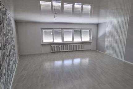 Wohnung Bürstadt - 3 Zimmer, 101 m&sup2;, 1.250&euro; | Angebot:27425806