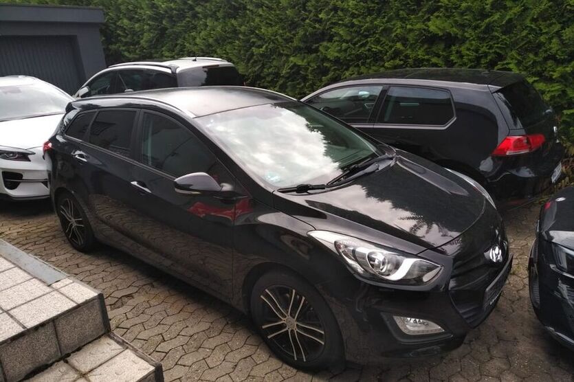 i30
