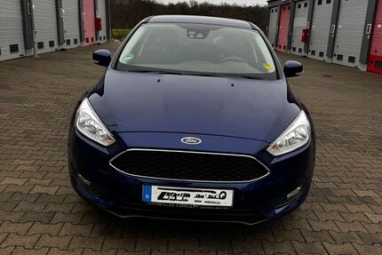 Ford Focus 81.028 km 7.499 &euro; Mainhausen 63533