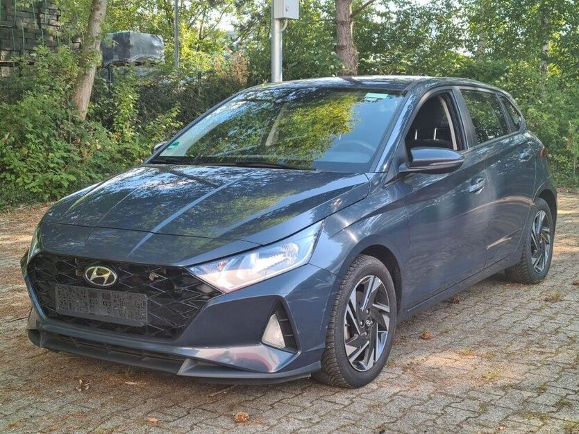 i20