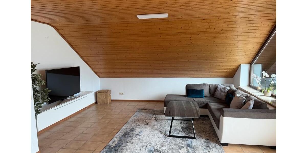 Dachgeschoßwohnung Offenbach am Main Hafen - 3 Zimmer, 90 m&sup2;, 1.300&euro; | Angebot:26241365
