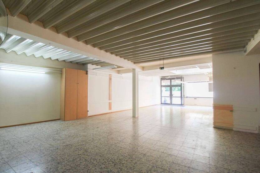 WGH mit 1 WE und 1 GE sowie Wertsteigerungspotenzial in Vorstadtlage zur flexiblen Nutzung zimmer