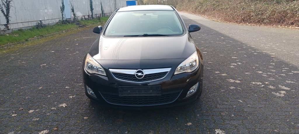 Opel Astra 240.000 km 3.000 &euro; Neu-Isenburg 63263