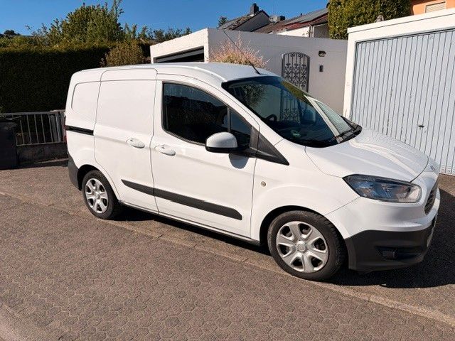 Ford Transit Courier 6.590 km 9.150 &euro; Frankfurt 60435