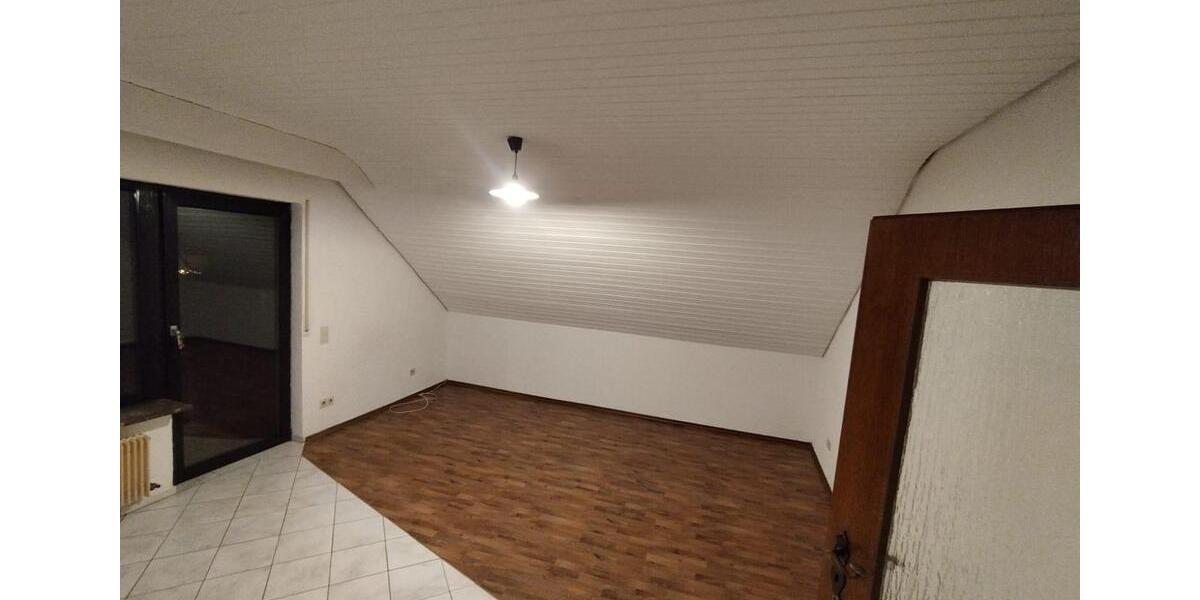 Dachgeschoßwohnung Seeheim-Jugenheim Jugenheim - 3 Zimmer, 85 m&sup2;, 1.050&euro; | Angebot:24835541