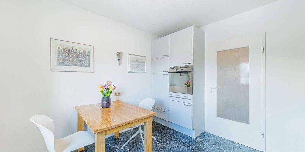 Etagenwohnung Frankfurt am Main Nordend-West - 2 Zimmer, 72 m&sup2;, 1.800&euro; | Angebot:26410209