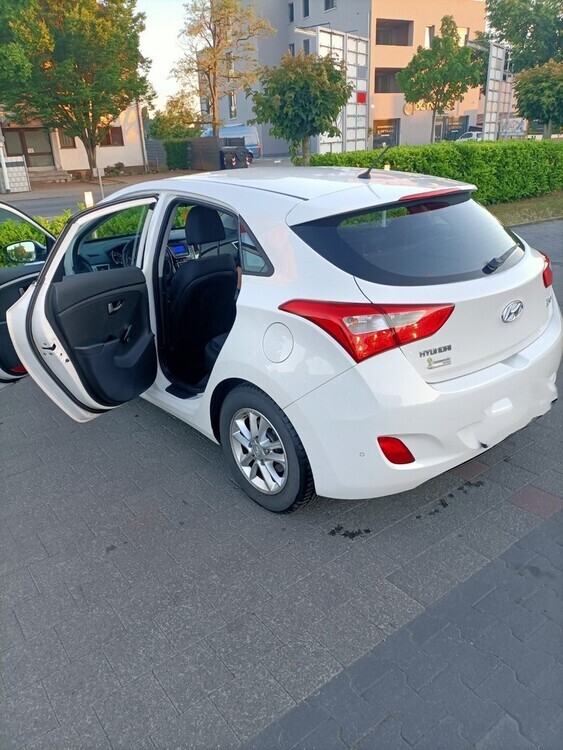 Hyundai i30 81.000 km 6.800 € Griesheim 64347