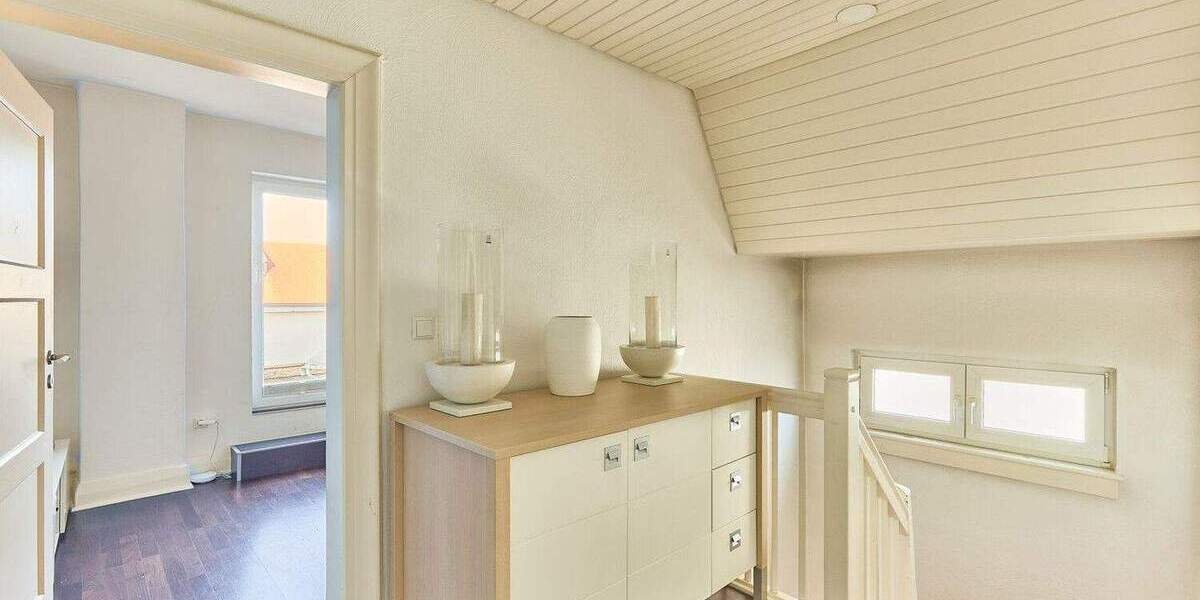 Historisches Fachwerk trifft modernes Wohngefühl mit Terrasse und Garten! 8 zimmer