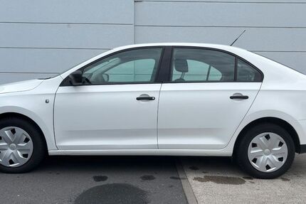 Seat Toledo 104.125 km 5.900 &euro; Frankfurt am Main 65933