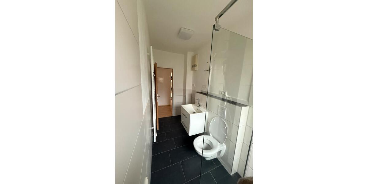 Helle 3-Zimmer-Wohnung mit modernisiertem Bad in Bischofsheim 3 zimmer