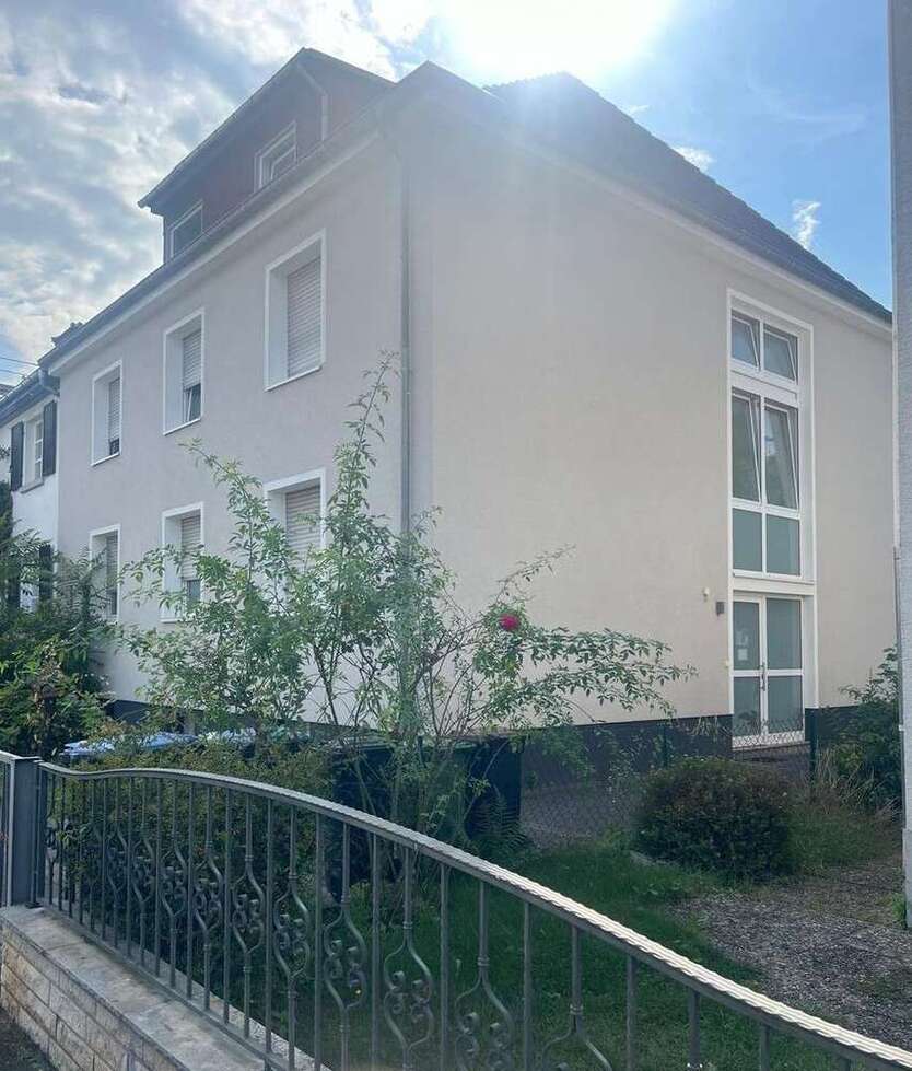 Haus zum Kaufen in Neu-Isenburg 1.230.000 € 333 m²