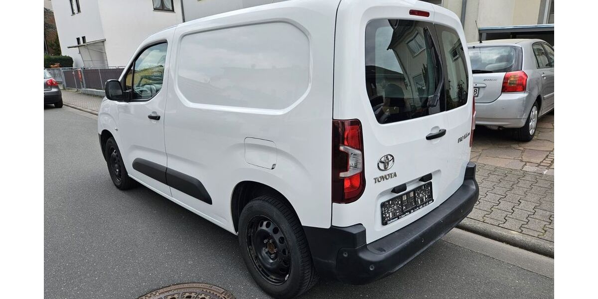 Toyota Proace City 78.000 km 11.990 &euro; Langen 63225