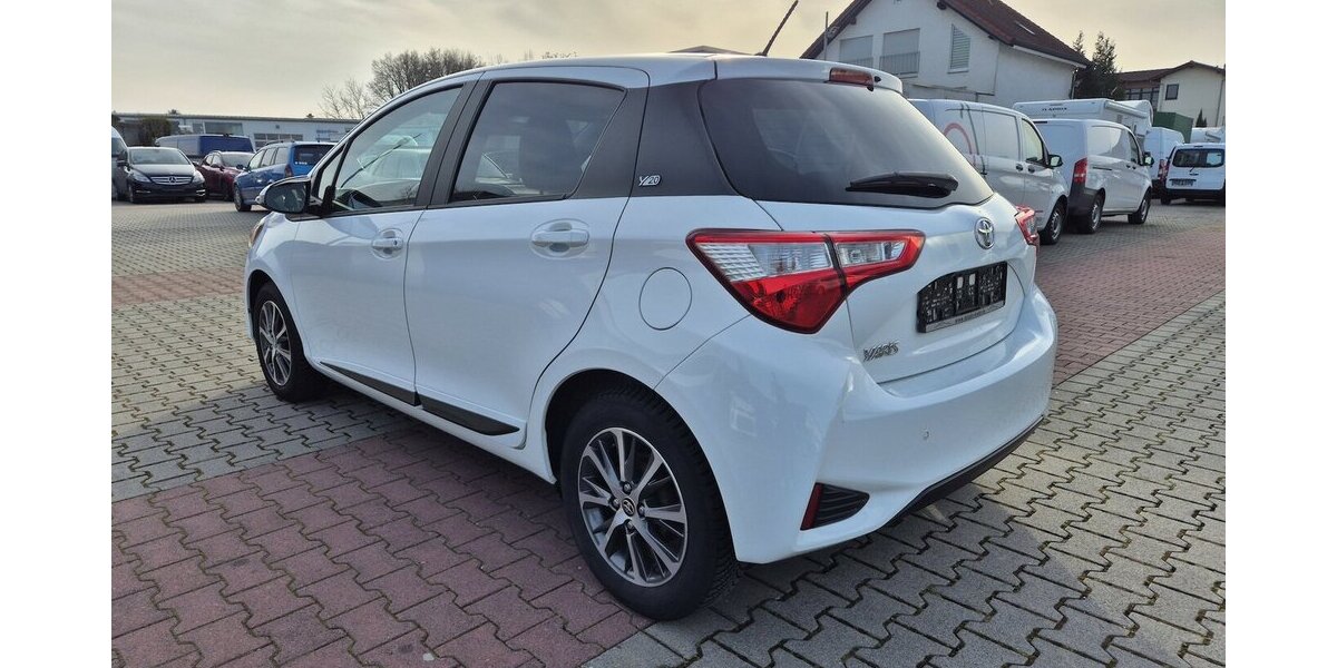 Toyota Yaris Team D 98.400 km 11.890 &euro; Rodgau 63110
