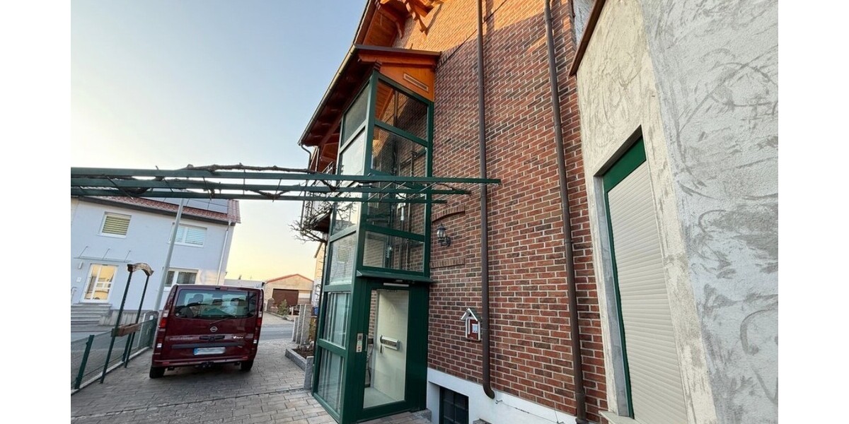 Flörsheim: Sie suchen das besondere Wohnflair? Ein toller Familienwohnsitz mit Aufzug - Doppelhaushälfte Flörsheim | Angebot:25568492