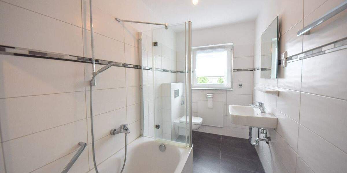 DIETZ: TOP-Modernisierte 2-Zimmer-Wohnung im 1. Obergeschoss 2 zimmer