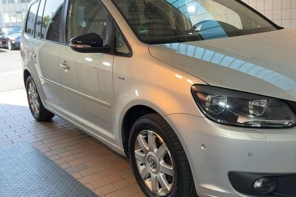 VW Touran 129.865 km 7.499 &euro; Frankfurt am Main 65933